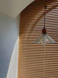 迪士尼旁絕美洞窟民宿!星空天窗+免費接送,拍照根本停不下來