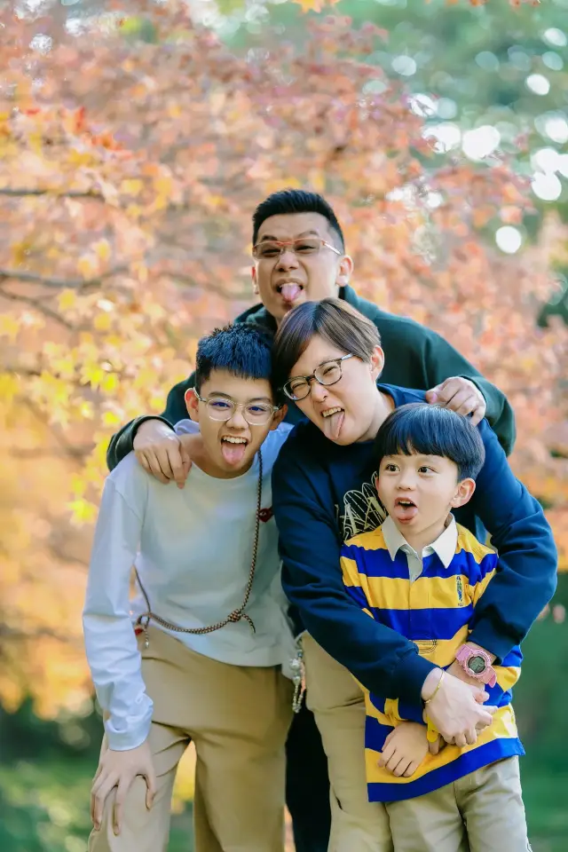 又在西湖拍到活潑可愛的一家人啦