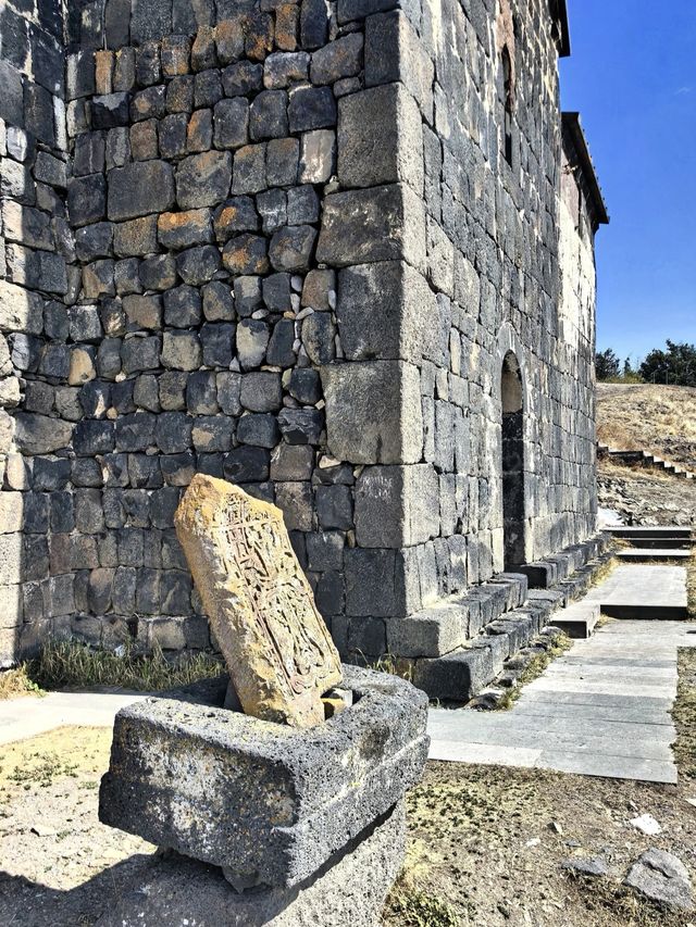 亞美尼亞 高加索明鏡上的千年黑色聖殿