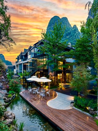 A hidden mid-mountain sanctuary in Yangshuo West Street: Ubud Villa private retreat