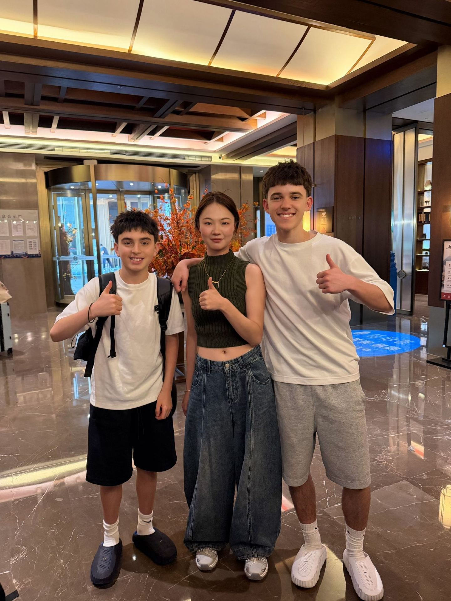 The foreign guests were friendly, the exchange was very pleasant, and they even shared their specialty chocolates with us.