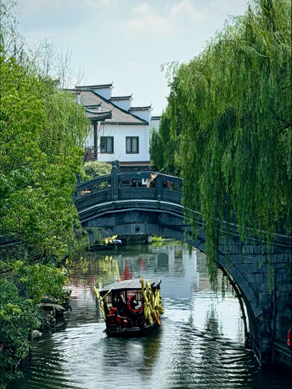 Skip the National Day crowds! A leisurely tour of Sanhe Ancient Town to enjoy the ancient streets and night views