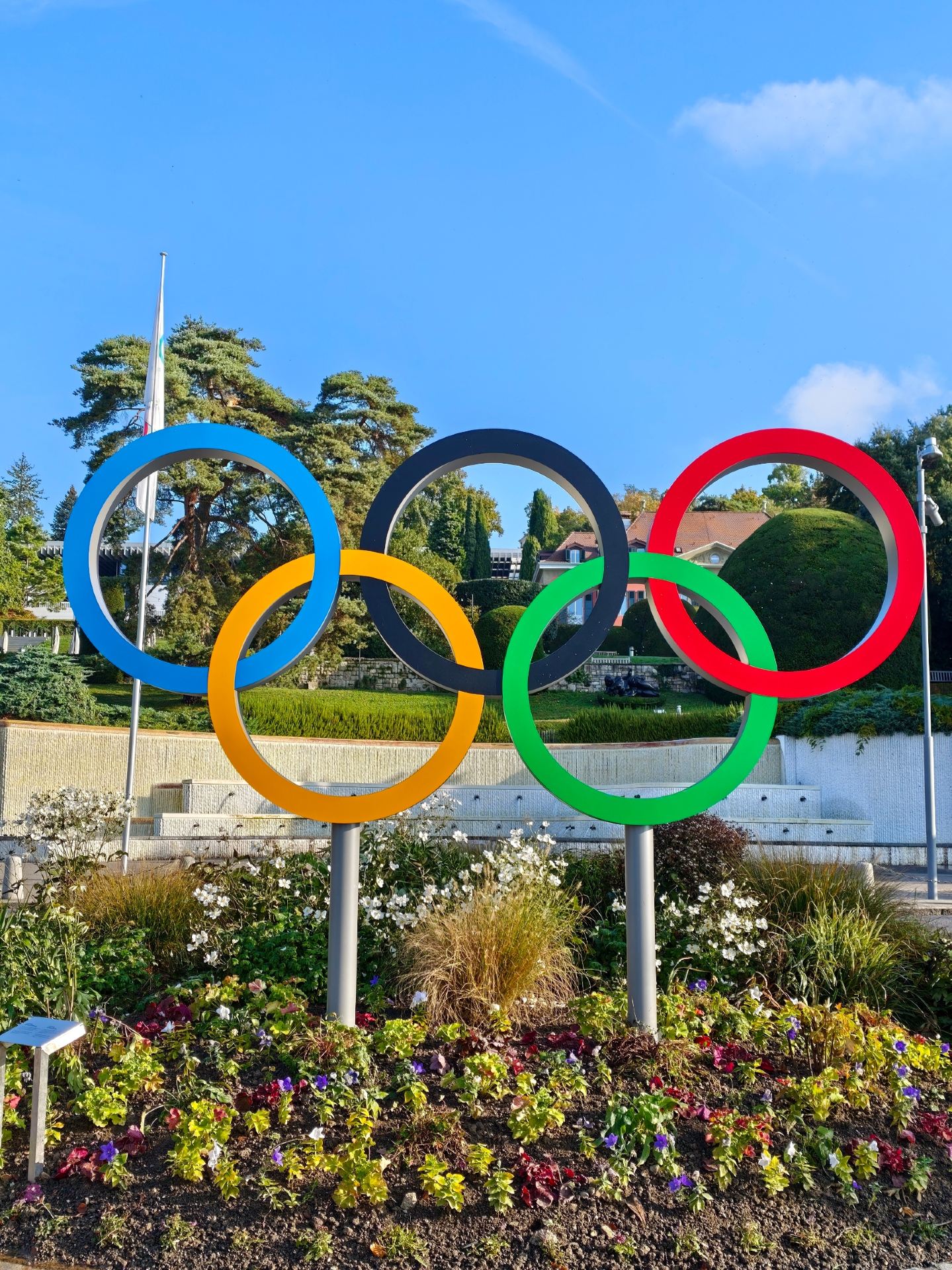 Olympic flame, sculptures, and speed | A stroll through the Olympic Park in Lausanne