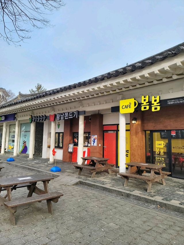 곧 목련이 피어날 경주 보문단지의 히든스팟📸