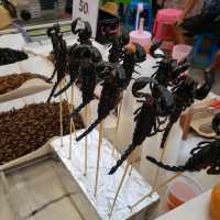ถนนคนเดินวัวลาย วันเสาร์ เชียงใหม่