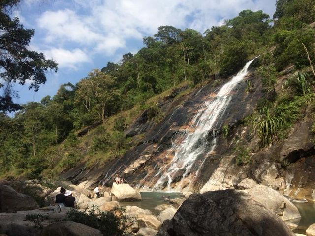 น้ำตก 16 ราง จังหวัดระนอง