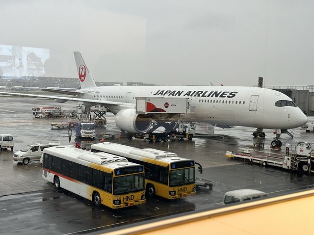 東京・羽田空港。第1ターミナル(南ウイング)保安検査場内の有料ラウンジ『POWER LOUNGE SOUTH 』