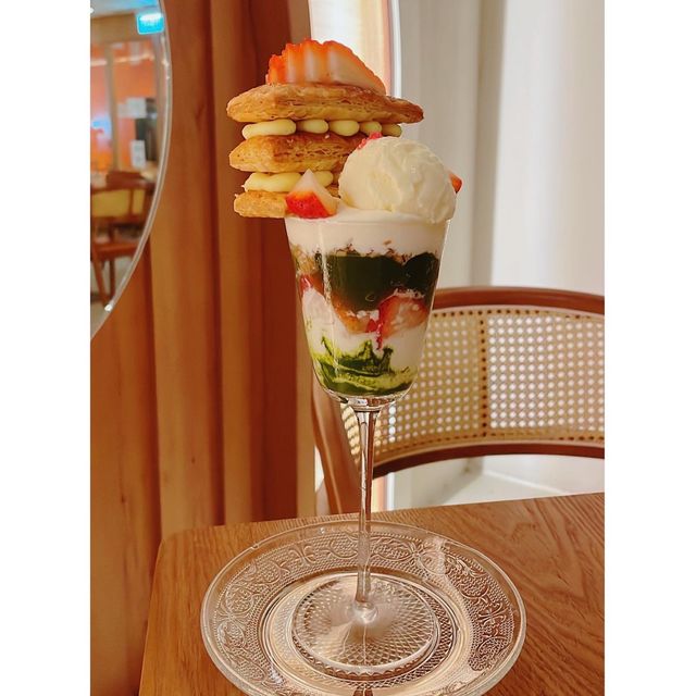 寬敞木系Cafe☕️必點打卡芭菲🍓