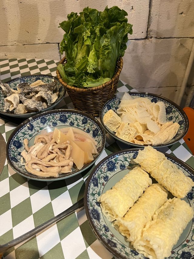 惹味雞煲 X 濃郁沙嗲湯火鍋 @ 火水爐