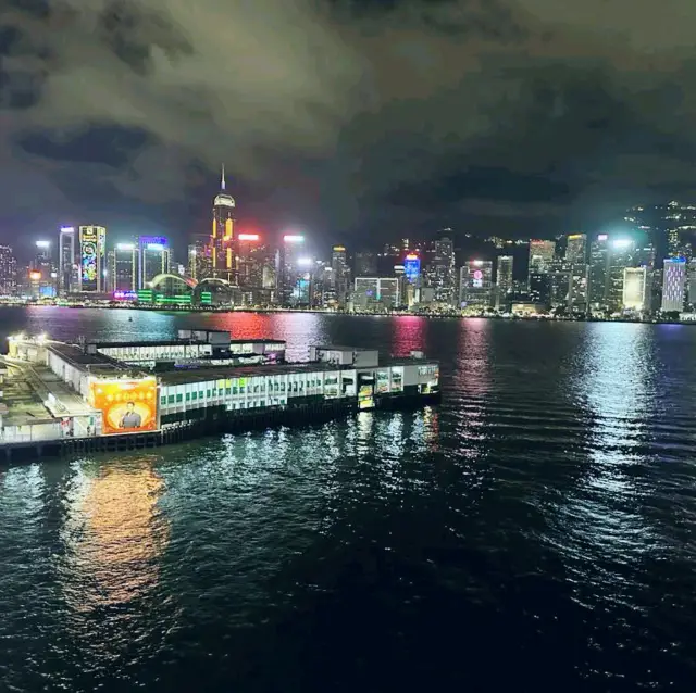維多利亞港, 兩岸美景 , 冠世界！香港生活達人 , 在民間！