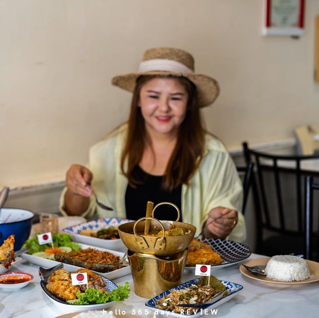 J&T Restaurant อาหารดีเมืองระนอง