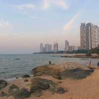 ชมพระอาทิตย์ตกที่หาดลับพัทยา