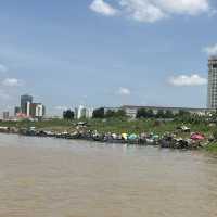 Enjoy sailing along Tonle Sap Lake