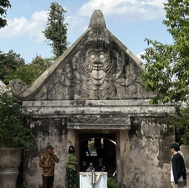 A unique water castle one should visit 