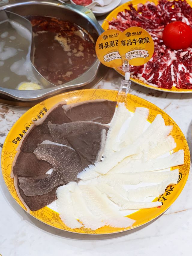 超人氣深圳現切牛肉火鍋
