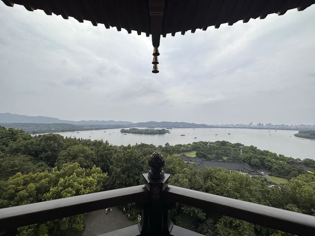 Leifeng Pagoda - ตำนานนางพญางูขวา 