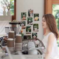 คาเฟ่เปิดใหม่ รายล้อมด้วยหุบเขาและลำธาร
