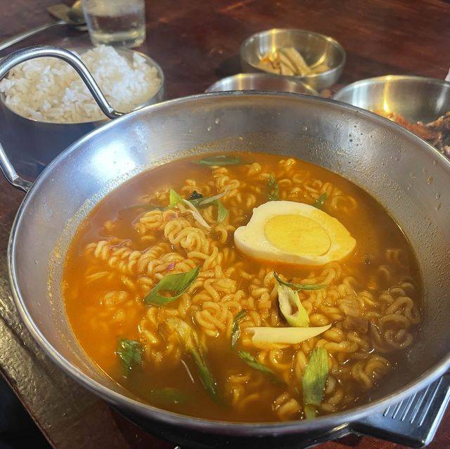 막탄 가이사노 그랜드몰 옆 “보글보글 떡볶이”