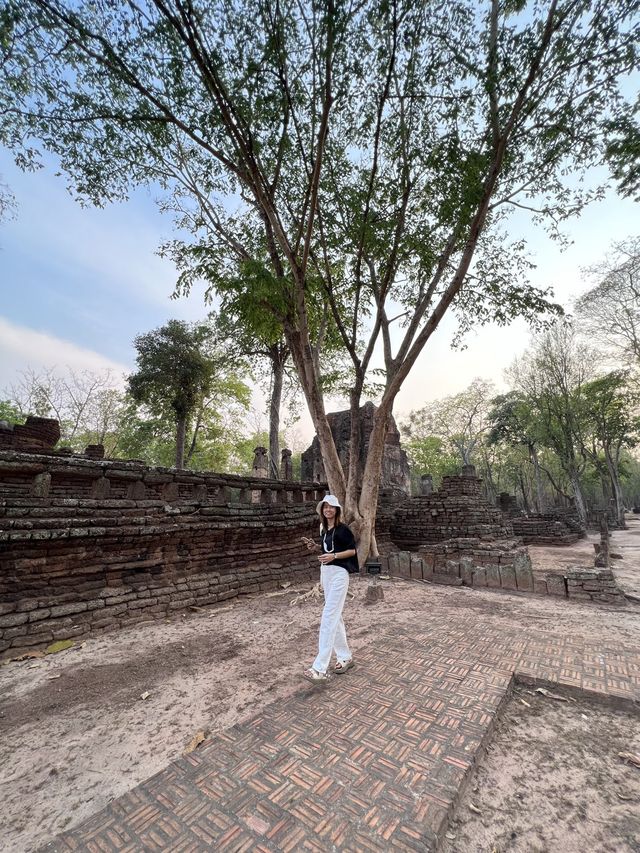 วัดพระสี่อิริยาบถ | จังหวัดกำแพงเพชร