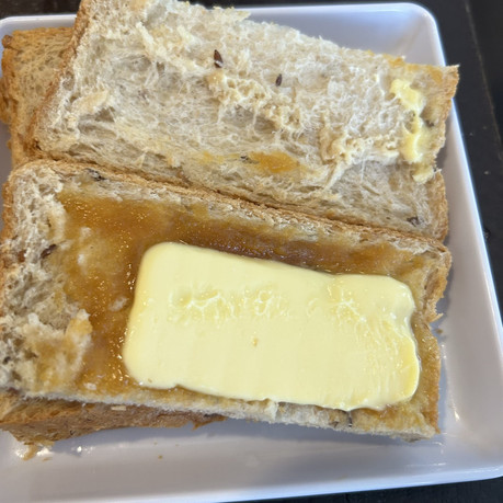 シンガポール】TOAST BOXのカヤトースト | Trip.com ラベンダー
