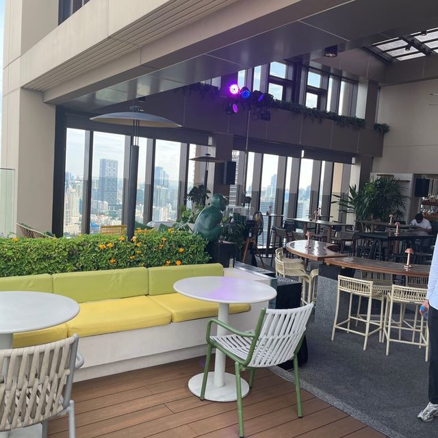 รีวิวบาร์บนดาดฟ้า - Bar Yard