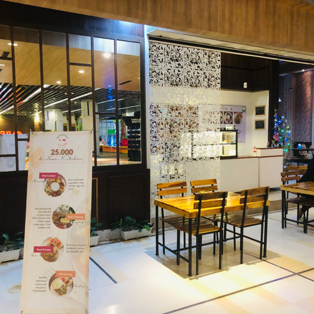 庫塔力寶廣場氣氛優雅的餐廳：Near kitchen