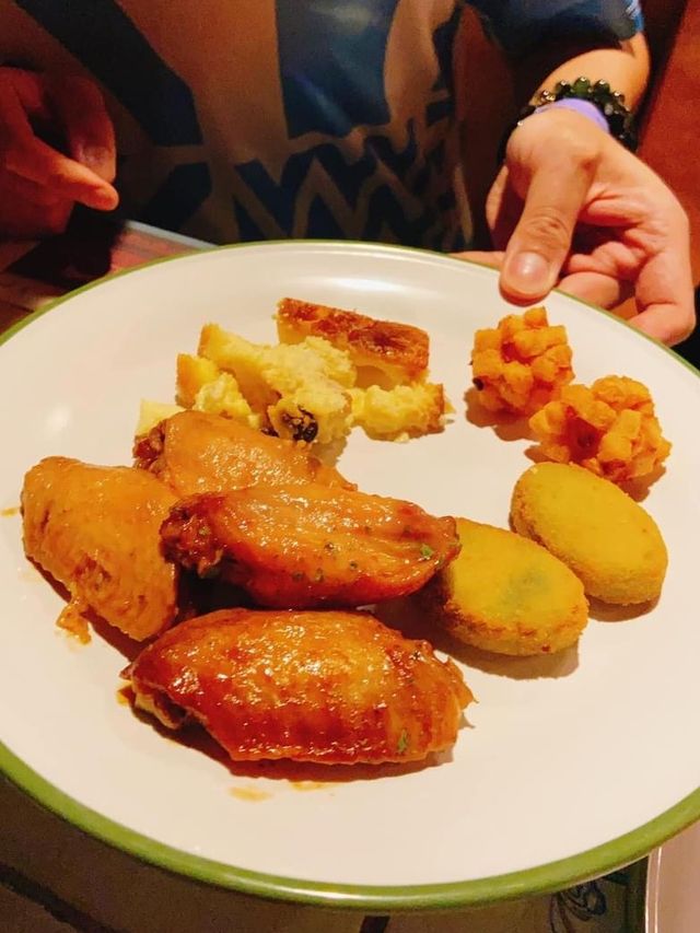 【迪士尼樂園 高CP半自助午餐】