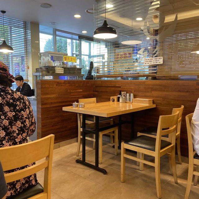 해외탐방 후 뜨끈하고 칼칼한 음식으로 추천하는 돈수백 북수원