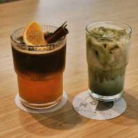 Cafe ศิลปะ ย่านอโศก กับ Upon the moon 🌙