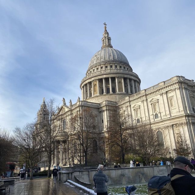 聖保羅大教堂 St. Paul’s Cathedral倫敦商業中心必去景點！聖保羅大教堂，俯瞰市景！
