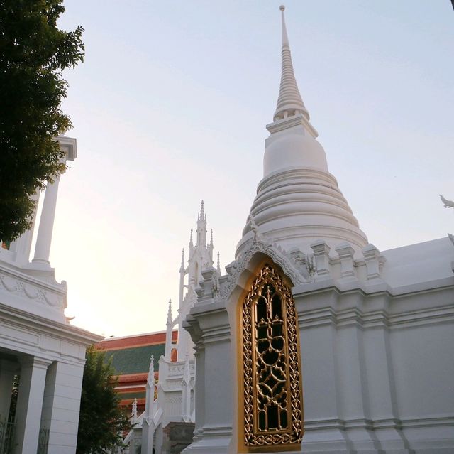 พามาไหว้พระวัดราชบพิธสถิตมหาสีมาราม