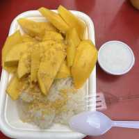 Mango sticky rice 100 Thbt
