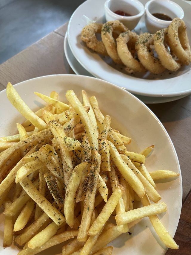 【福岡カフェ】緑の中の古民家ハンバーガー屋さん🍔