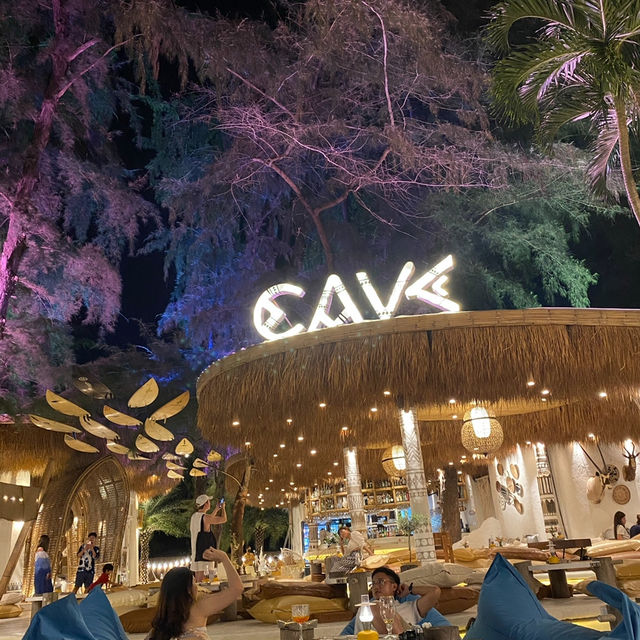 Cave Beach Club in Pattaya 