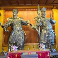 Jing An Temple วัดเก่าแก่ใจกลางเซี่ยงไฮ้
