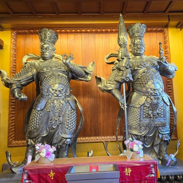 Jing An Temple วัดเก่าแก่ใจกลางเซี่ยงไฮ้