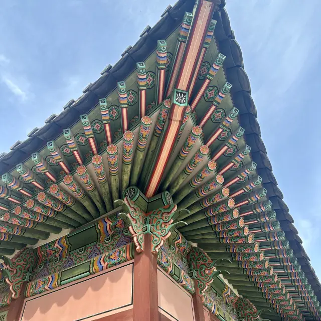 Visit Changgyeonggung Palace in Seoul 🇰🇷