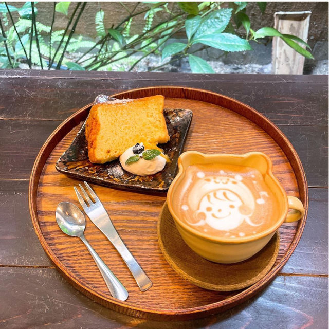 【福岡カフェ】飲み物を入れるカップを自分で選べるよ