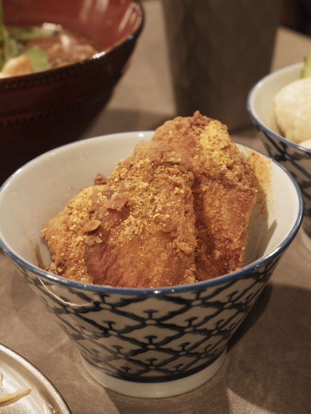 商場地庫食堂，必吃超濃和牛船麵