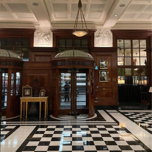 รีวิวโรงแรมหรูในยุโรป: The Savoy, London 🏨🇬🇧