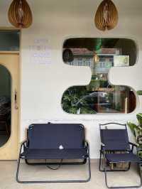 Meet another gorgeous cafe! 