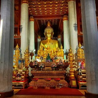 Wat Phra That Chae Haeng: Pay respects to the Year of the Rabbit's sacred relic.