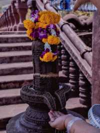 unseen ลพบุรี เดินขึ้น ปราสาท รวมรอยพระพุทธบาท 