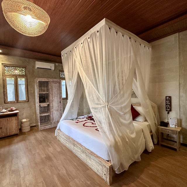 Unique, Javanese-style boutique villas 🏠 💜 