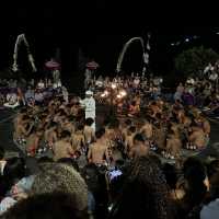 「Uluwatu烏魯瓦圖」漂亮海岸線，南部海岸一天遊！