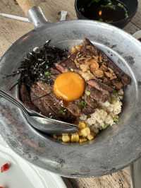 Ivory Coast Almond ร้านอาหารบรรยากาศดี