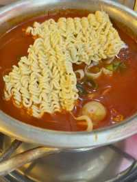 【韓国・新沙洞】SNSで評判の魔法の粉で食べるコプチャン