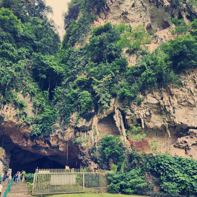 極樂洞：怡保石灰岩洞奇景