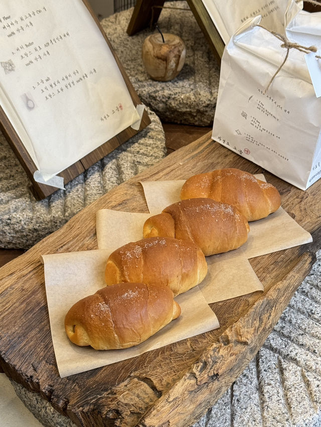 【韓国・狎鴎亭】塩パン好きは食べてみて‼️シンプルだから美味しい塩パン❣️