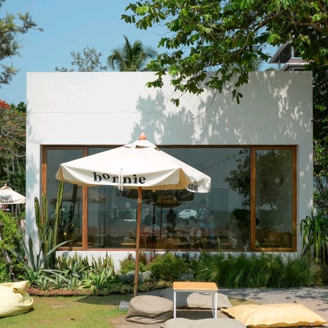 bOnnie on the beach คาเฟ่ติดทะเลสุดชิว
